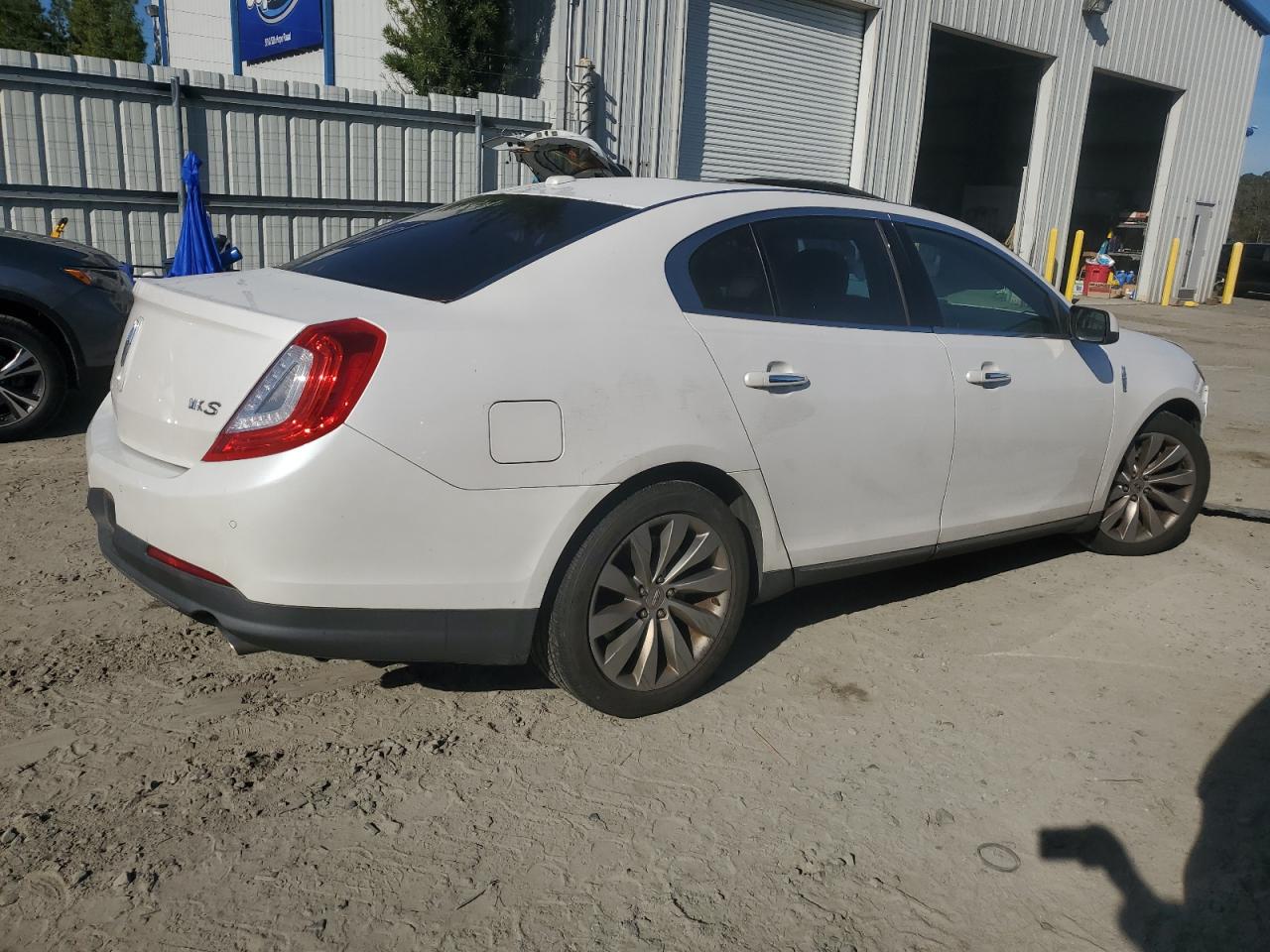 VIN 1LNHL9DK8DG608397 2013 LINCOLN MKS no.3