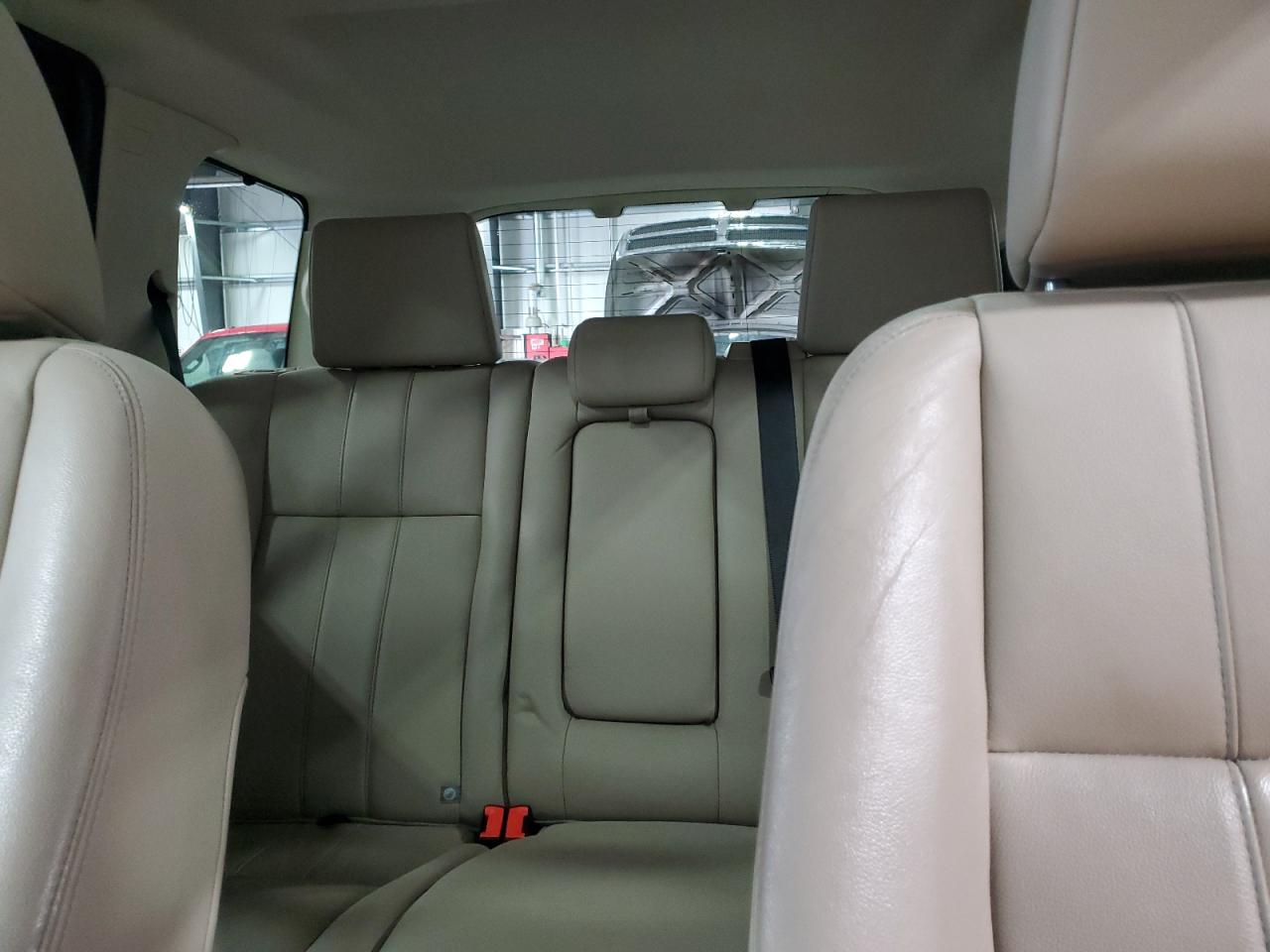 2015 Land Rover LR2 - Image 10