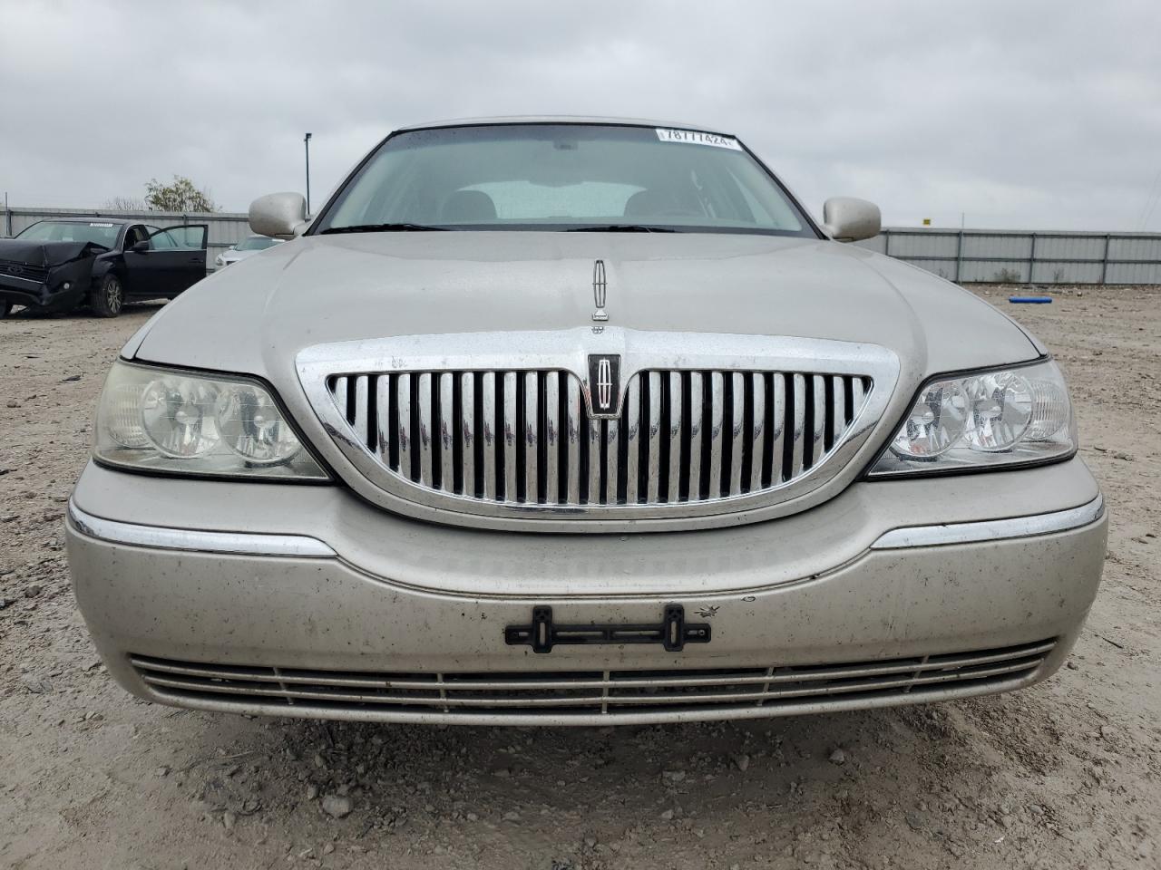 2005 Lincoln Town Car Signature Limited VIN: 1LNHM82W15Y661449 Lot: 78777424