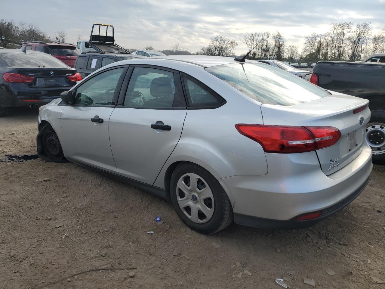 VIN 1FADP3E25GL331051 2016 FORD FOCUS no.2