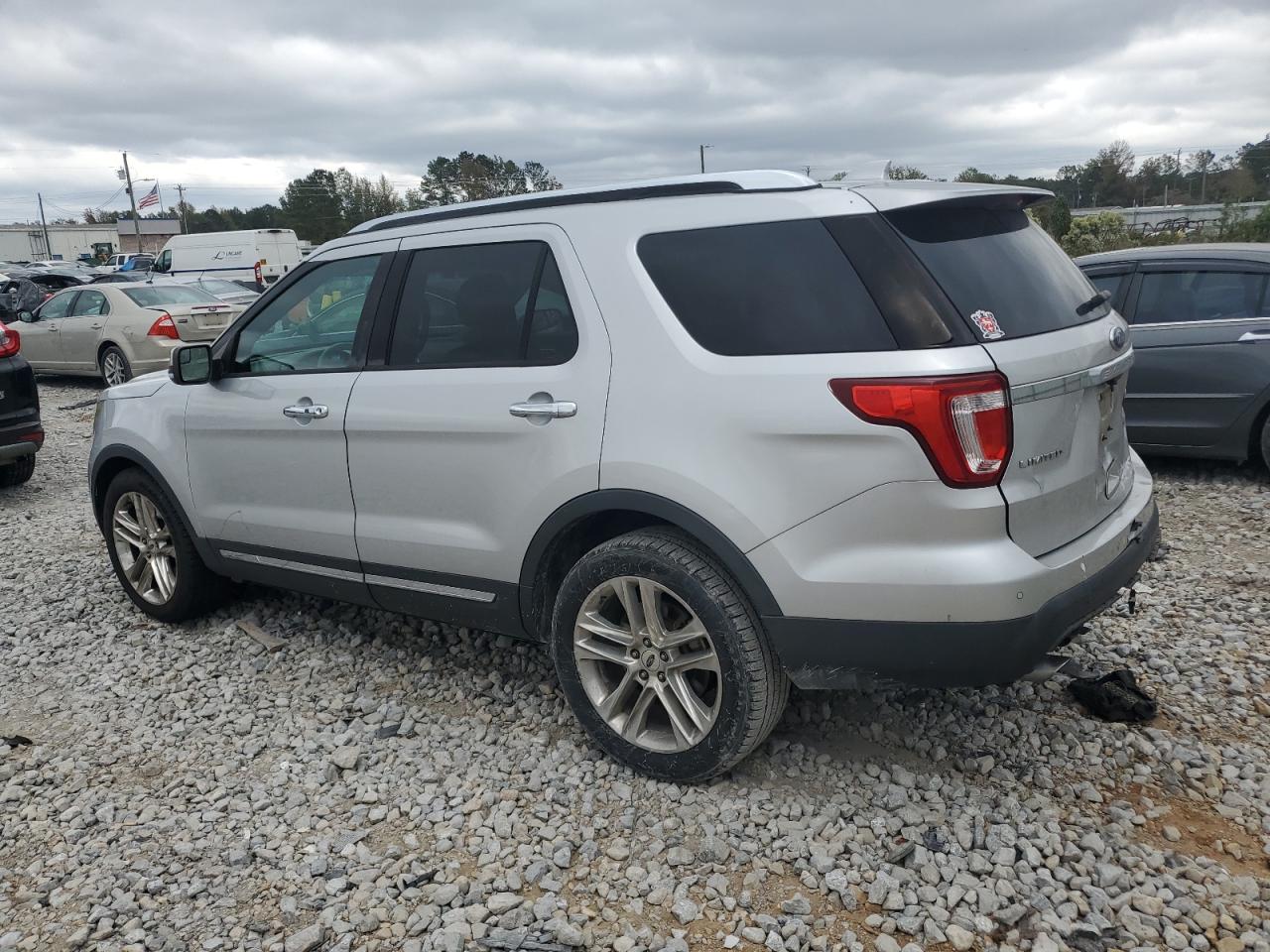 2017 Ford Explorer - Image 2