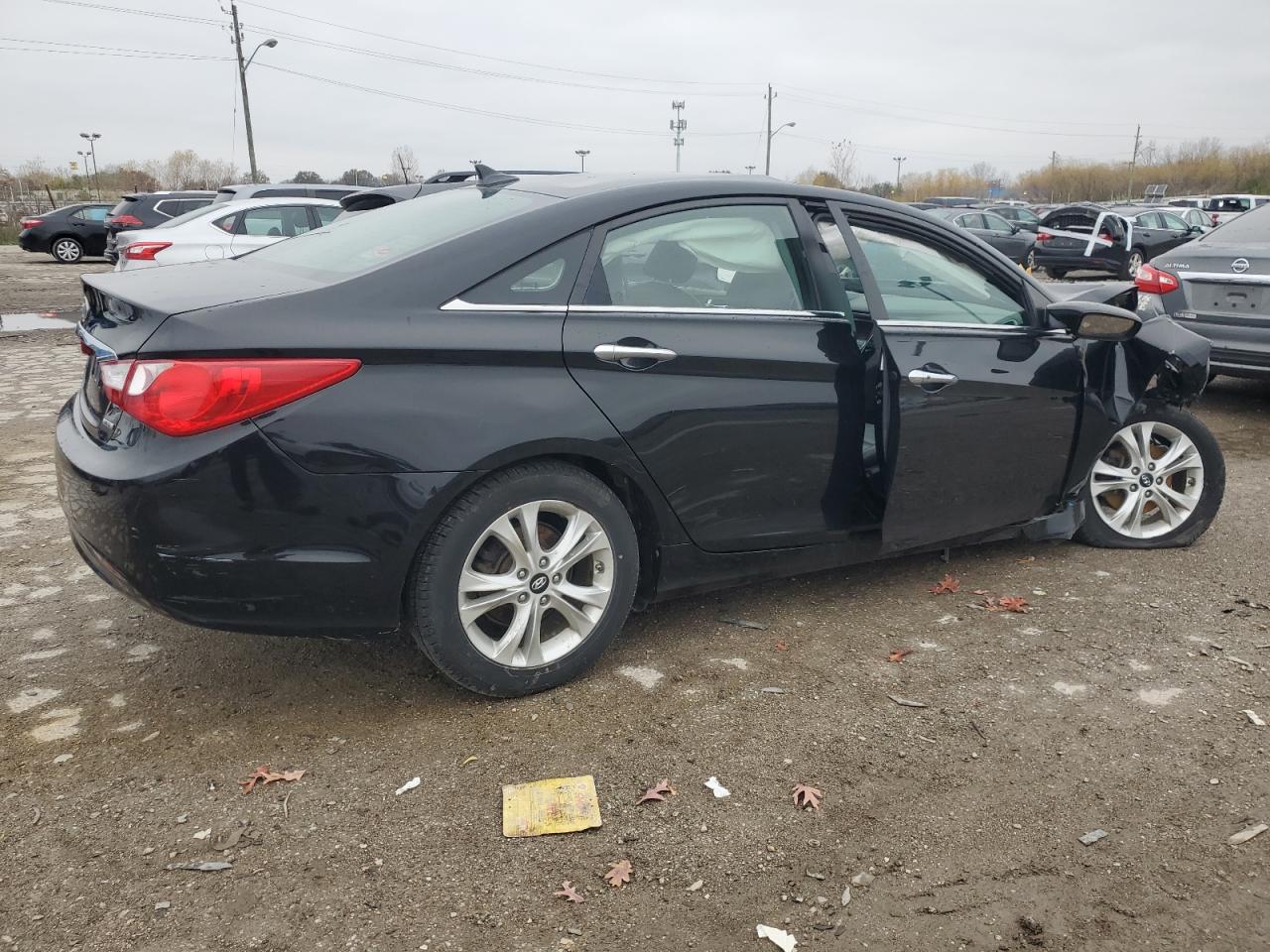 2011 Hyundai Sonata - Image 3