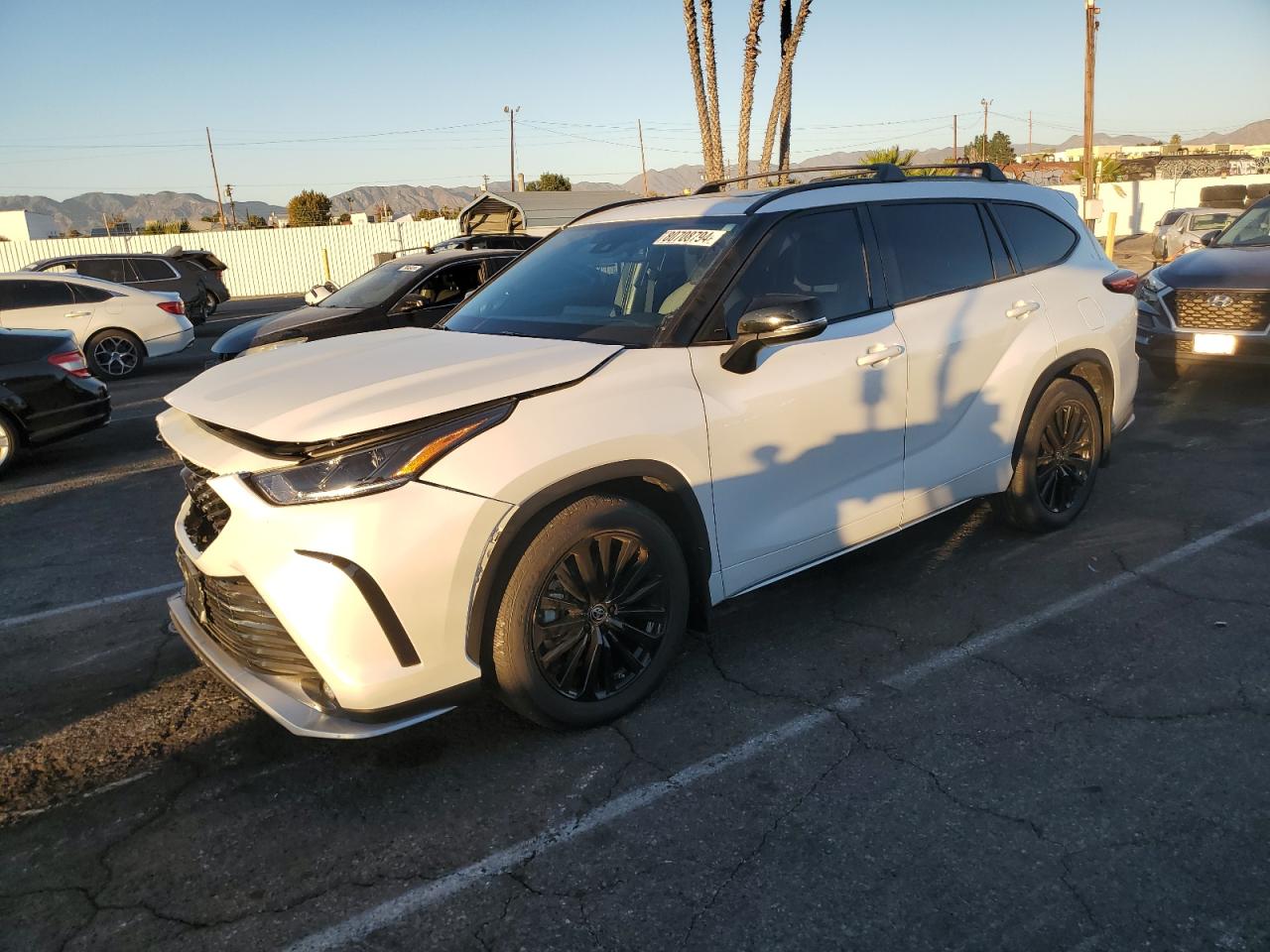 2023 Toyota Highlander - Image 1