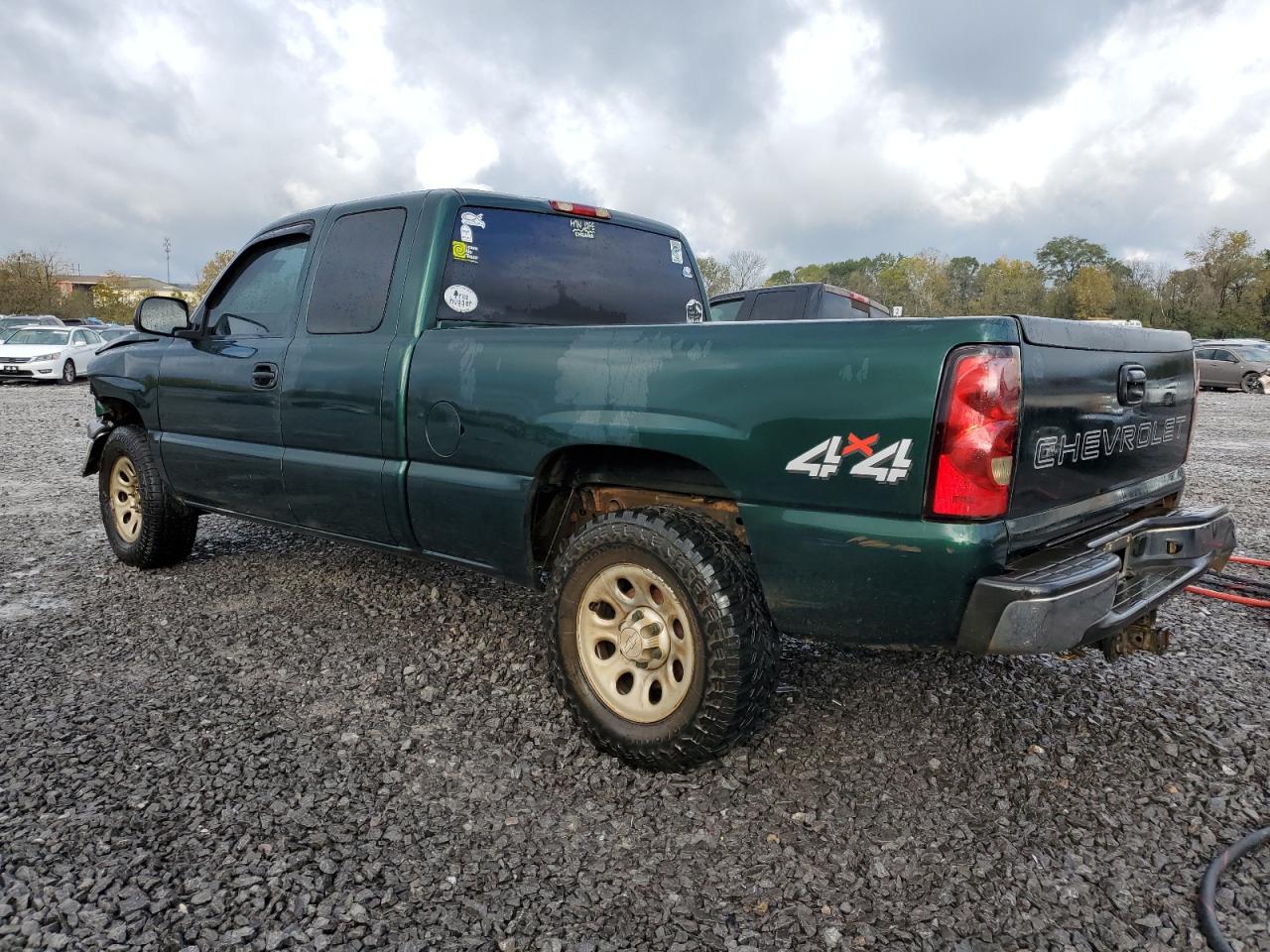2006 Chevrolet Silverado - Image 2