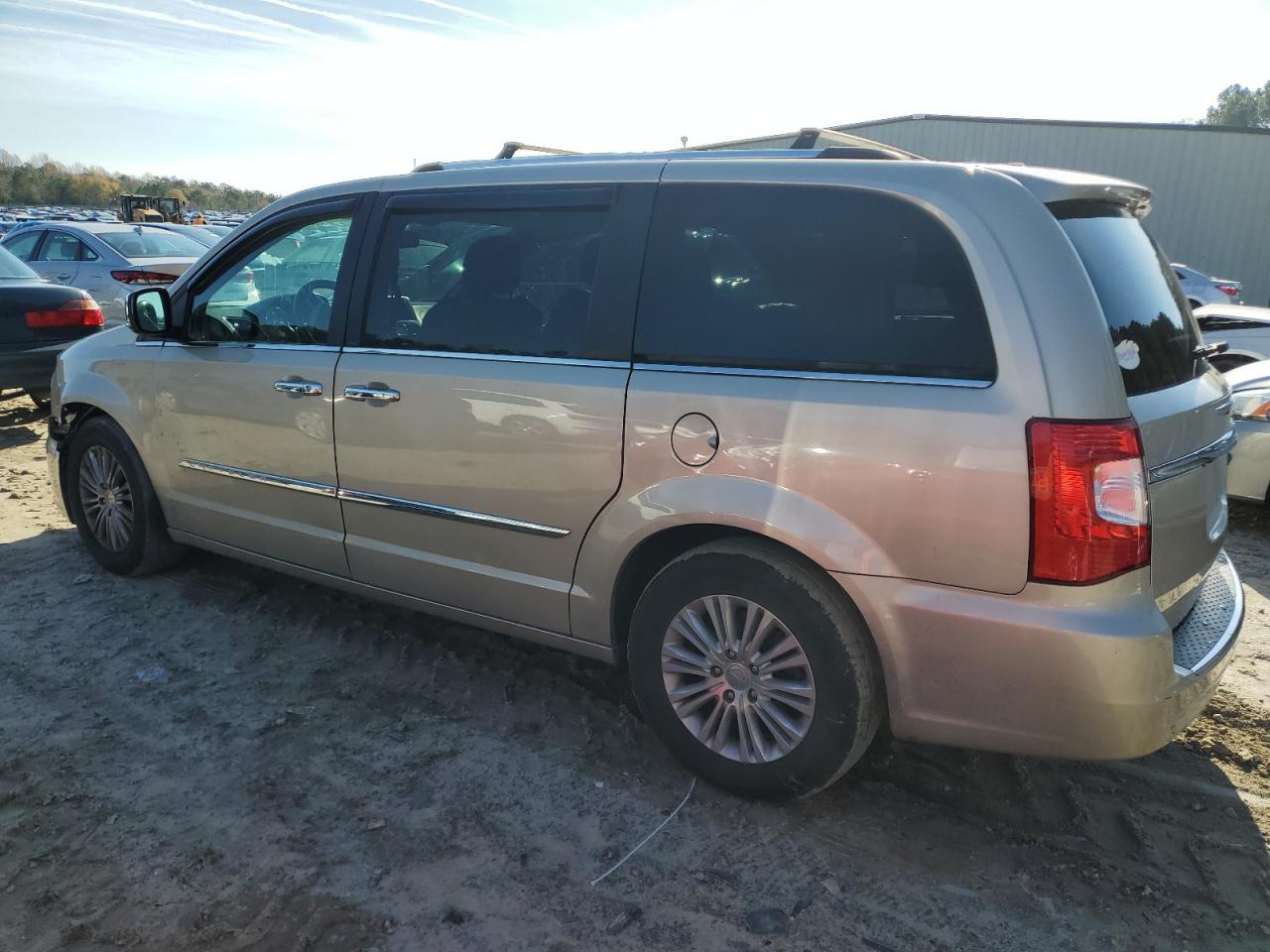 2014 Chrysler Town & Country - Image 2