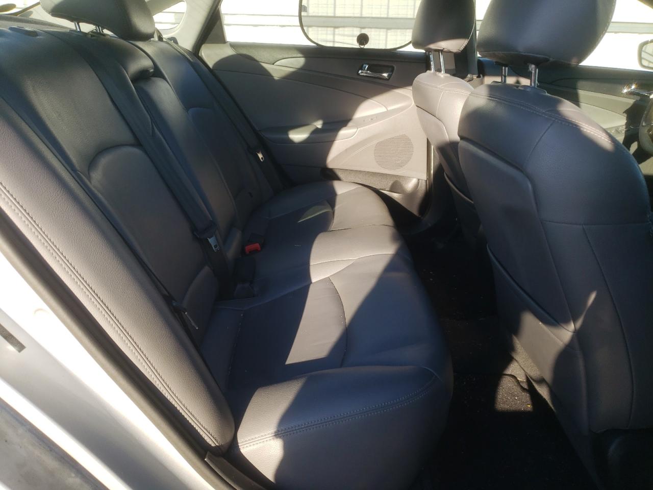 2013 Hyundai Sonata - Image 10