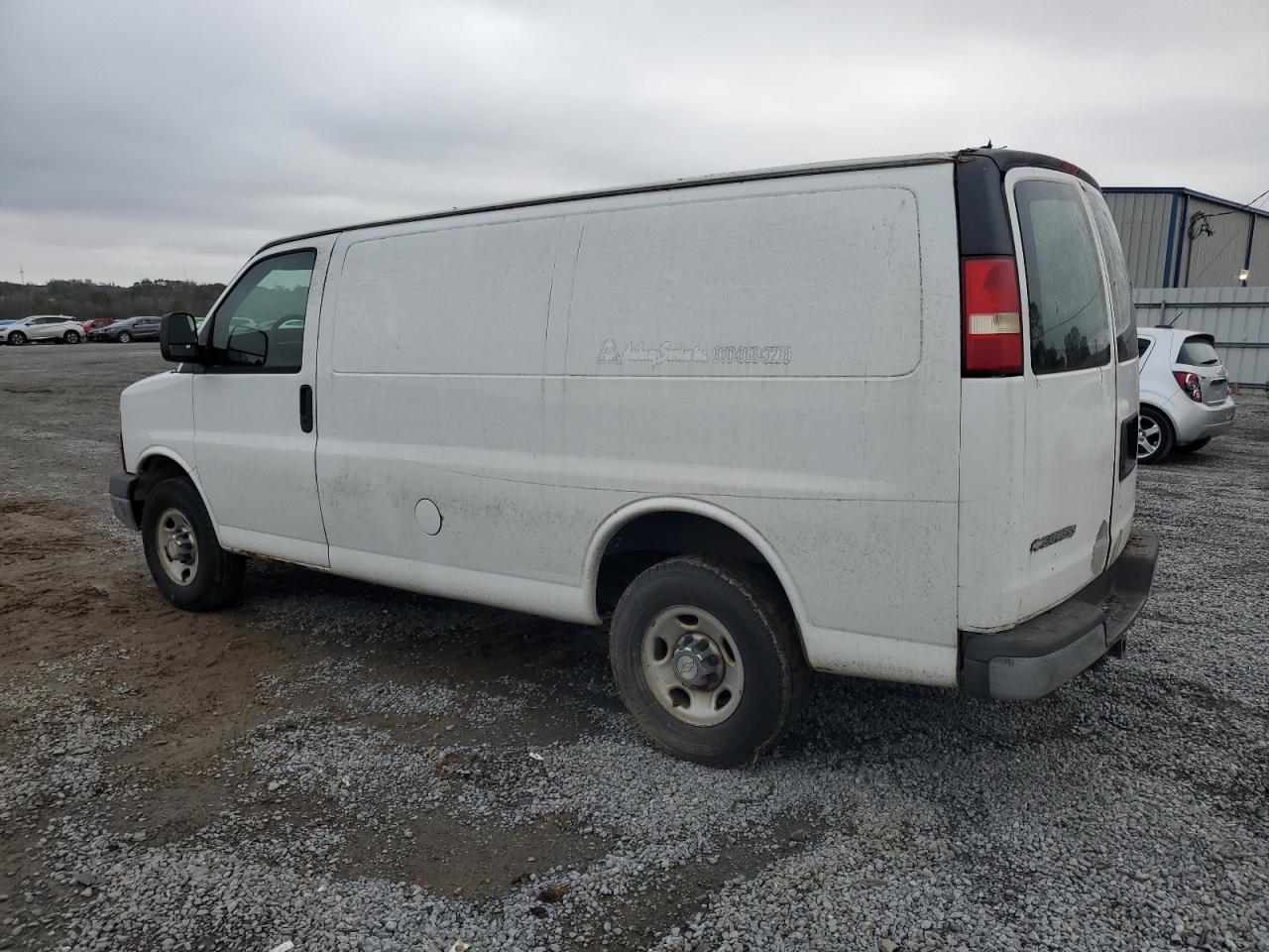 2009 Chevrolet Express - Image 2