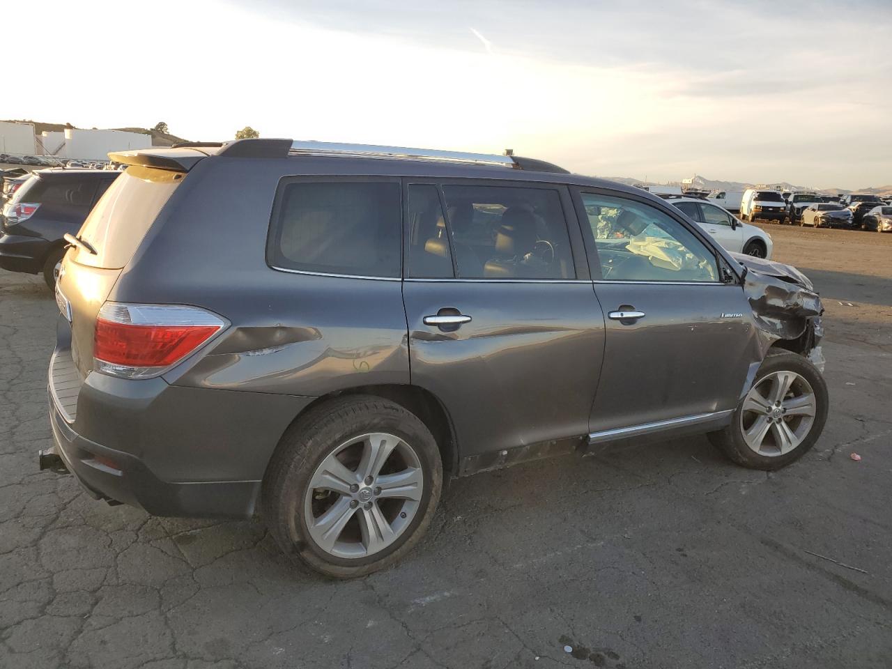 VIN 5TDDK3EH4DS275370 2013 TOYOTA HIGHLANDER no.3