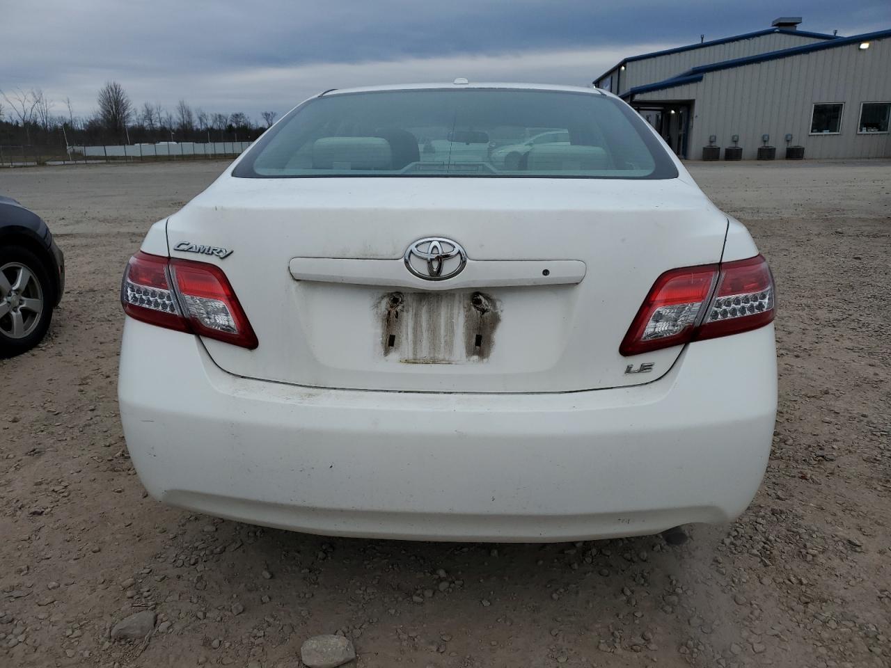 2011 Toyota Camry - Image 6