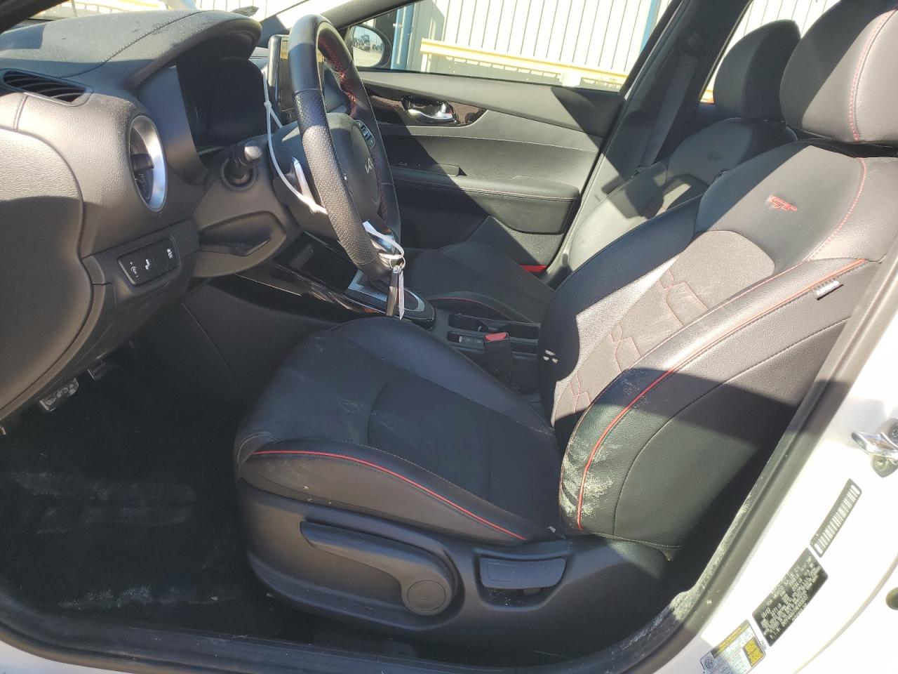 2022 Kia Forte - Image 7