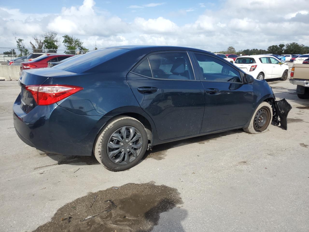 VIN 2T1BURHE0JC965840 2018 TOYOTA COROLLA no.3