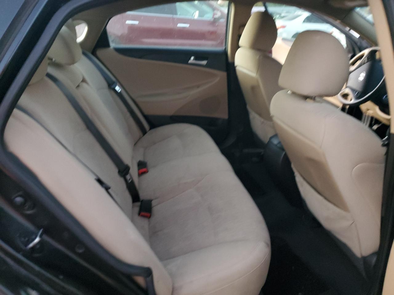 2013 Hyundai Sonata - Image 10