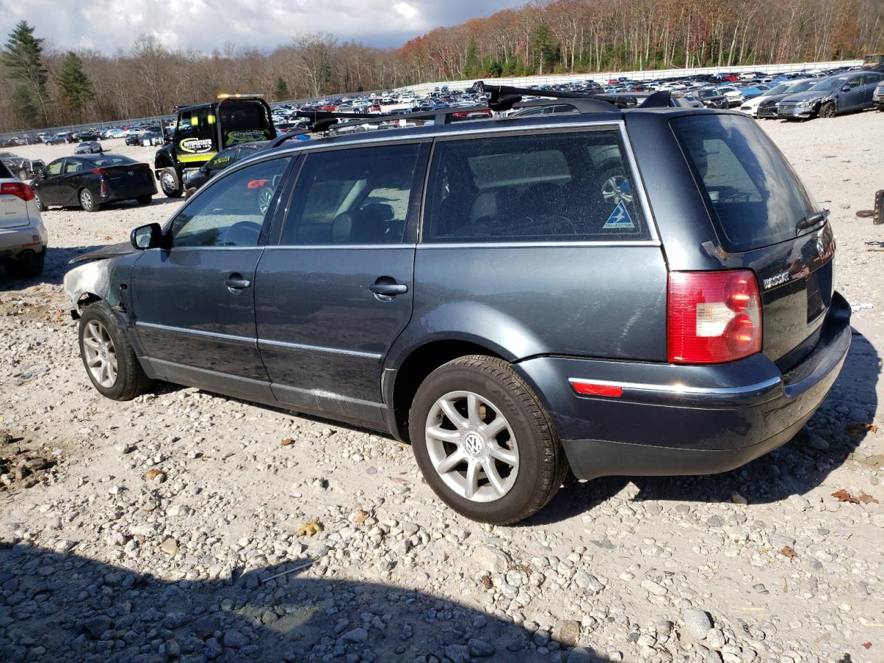 2004 Volkswagen Passat - Image 2