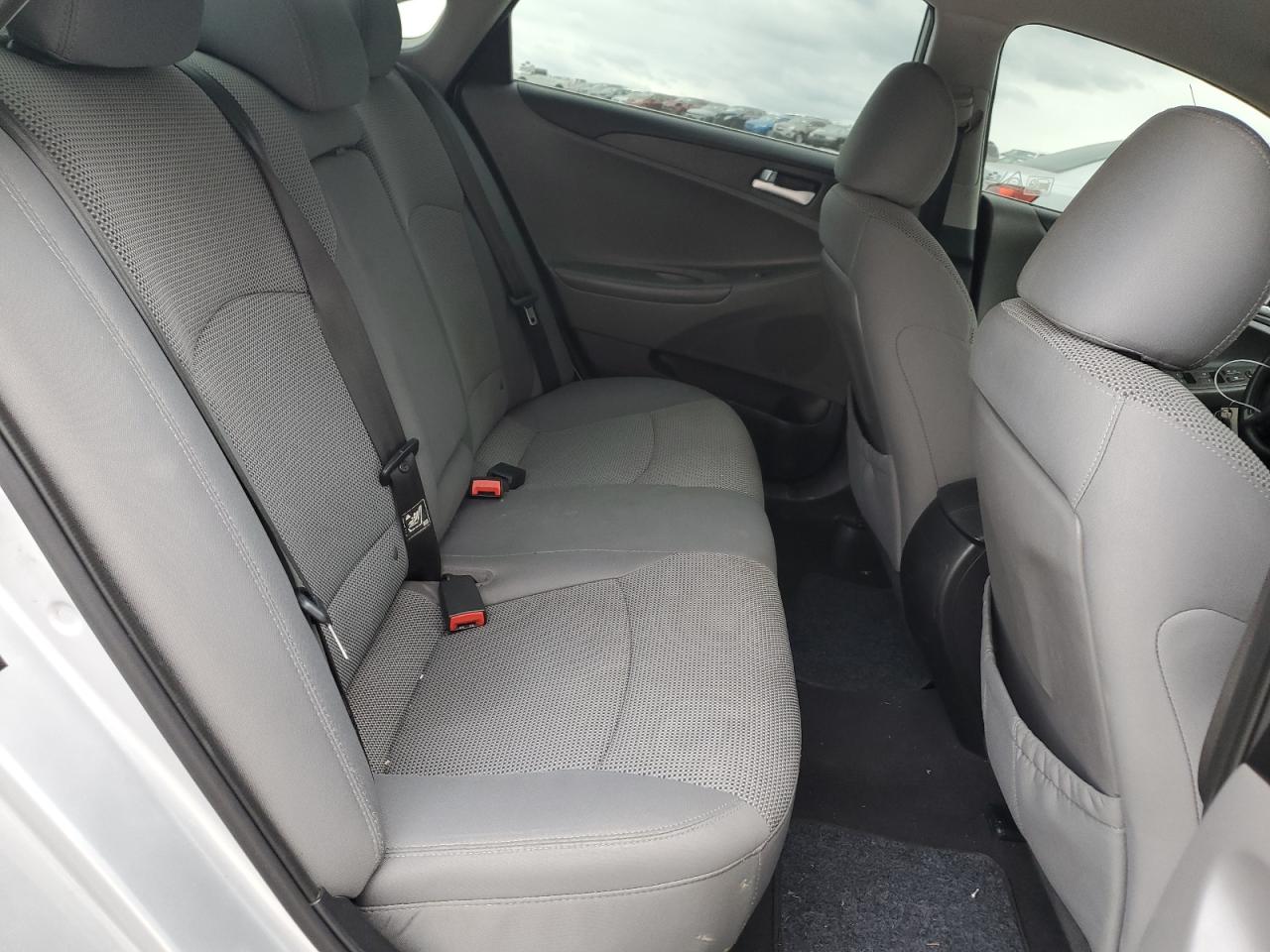 2014 Hyundai Sonata - Image 10