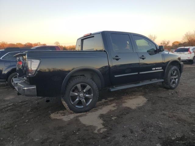 Pickups NISSAN TITAN 2015 Czarny