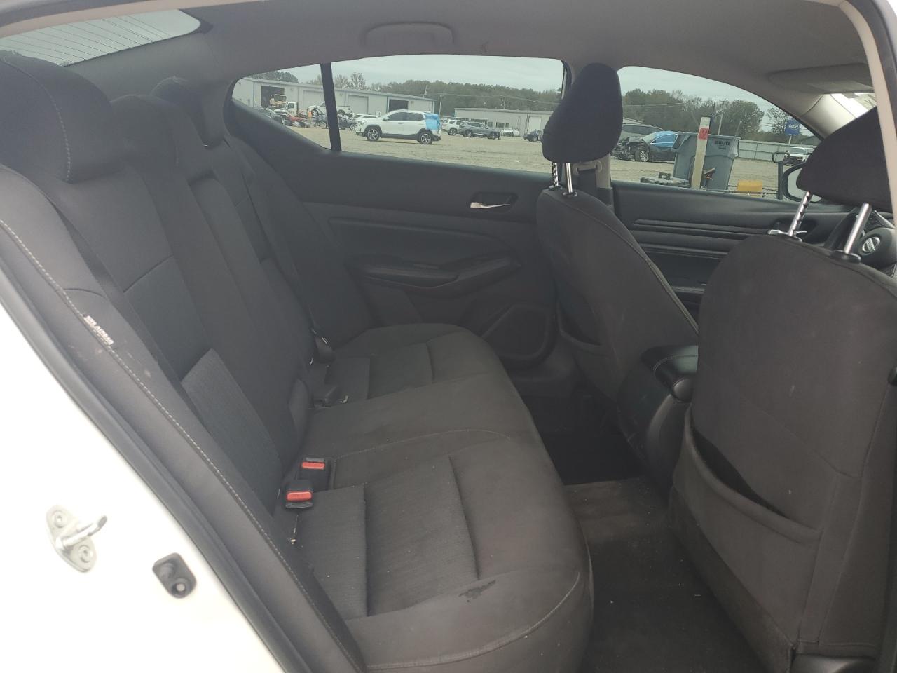 2020 Nissan Altima - Image 11