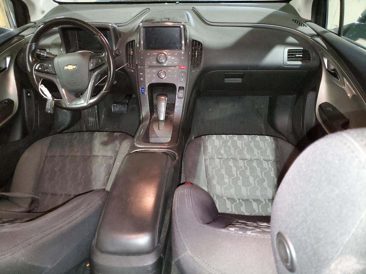2015 Chevrolet Volt - Image 8