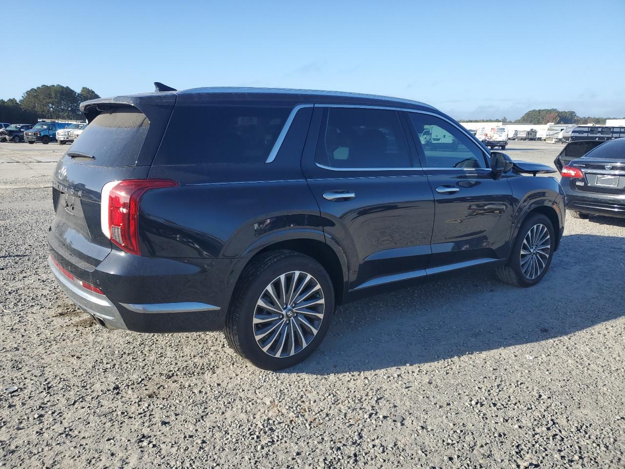 2024 Hyundai Palisade - Image 3