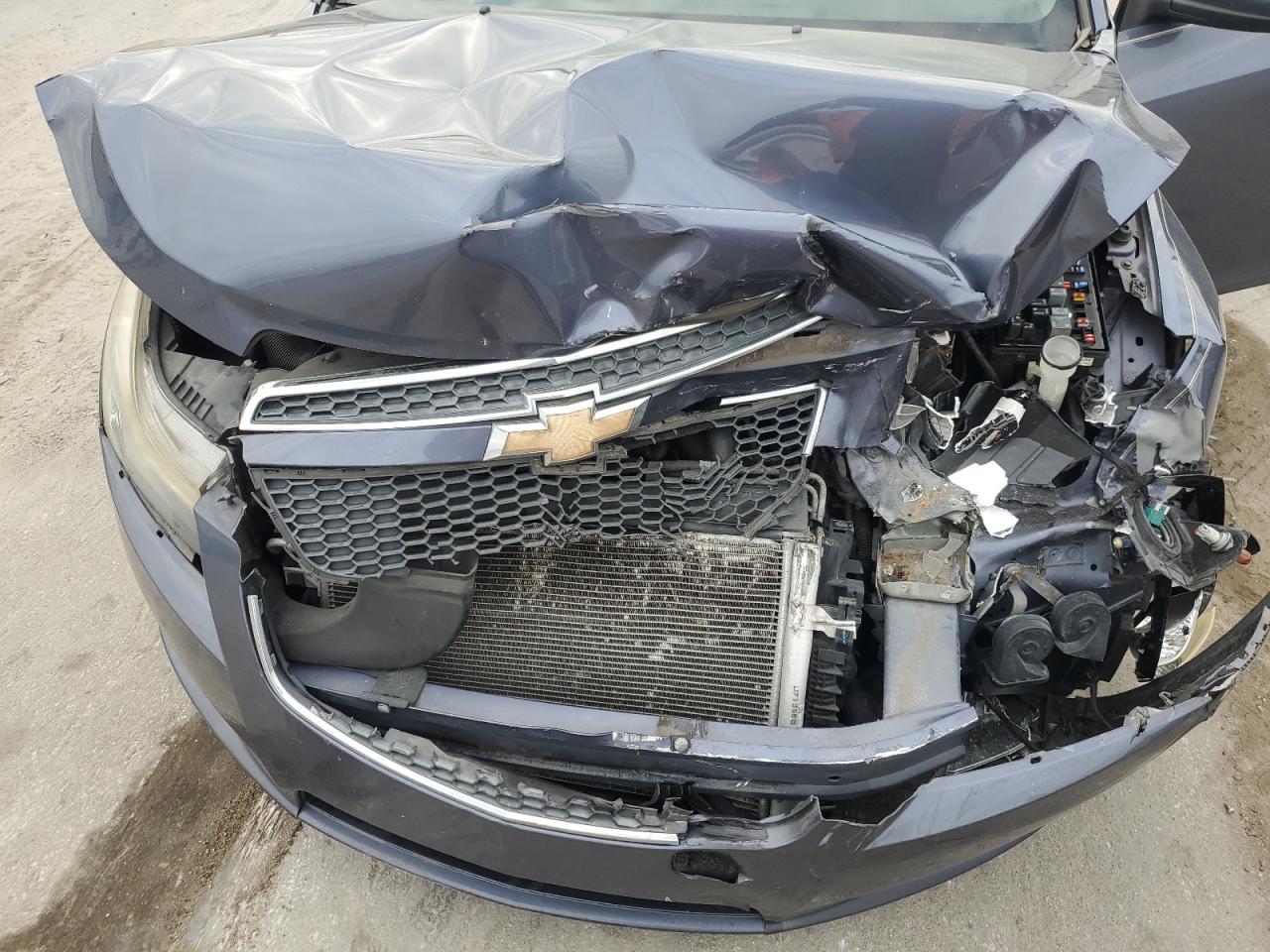 2014 Chevrolet Cruze - Image 11