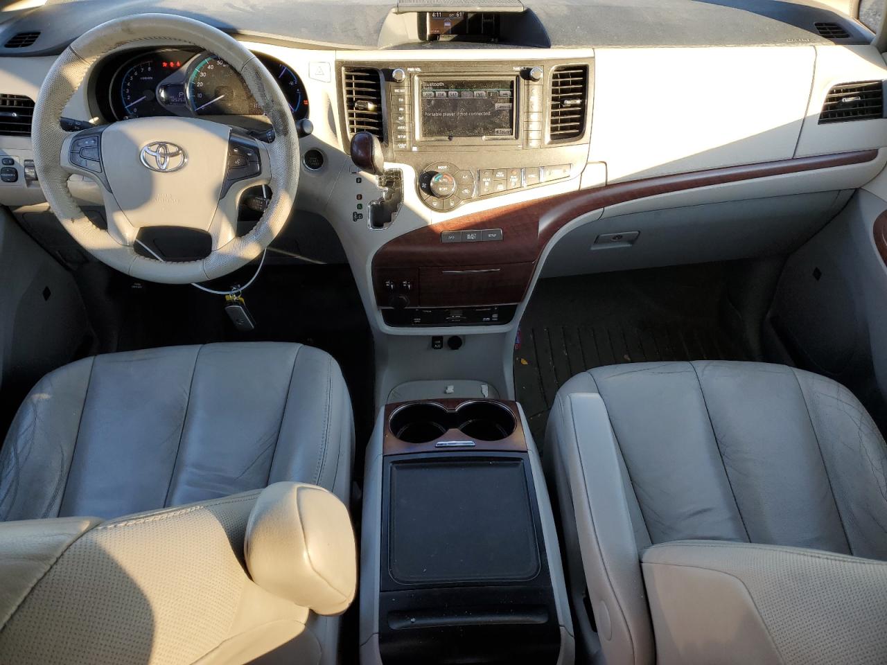 2014 Toyota Sienna - Image 8