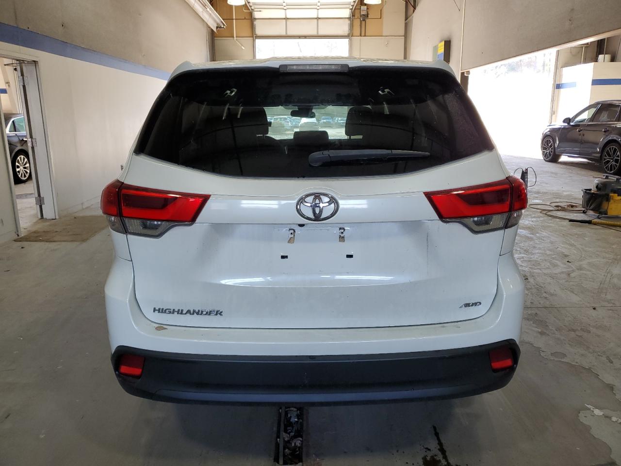 2019 Toyota Highlander Le VIN: 5TDBZRFH7KS970282 Lot: 80065834