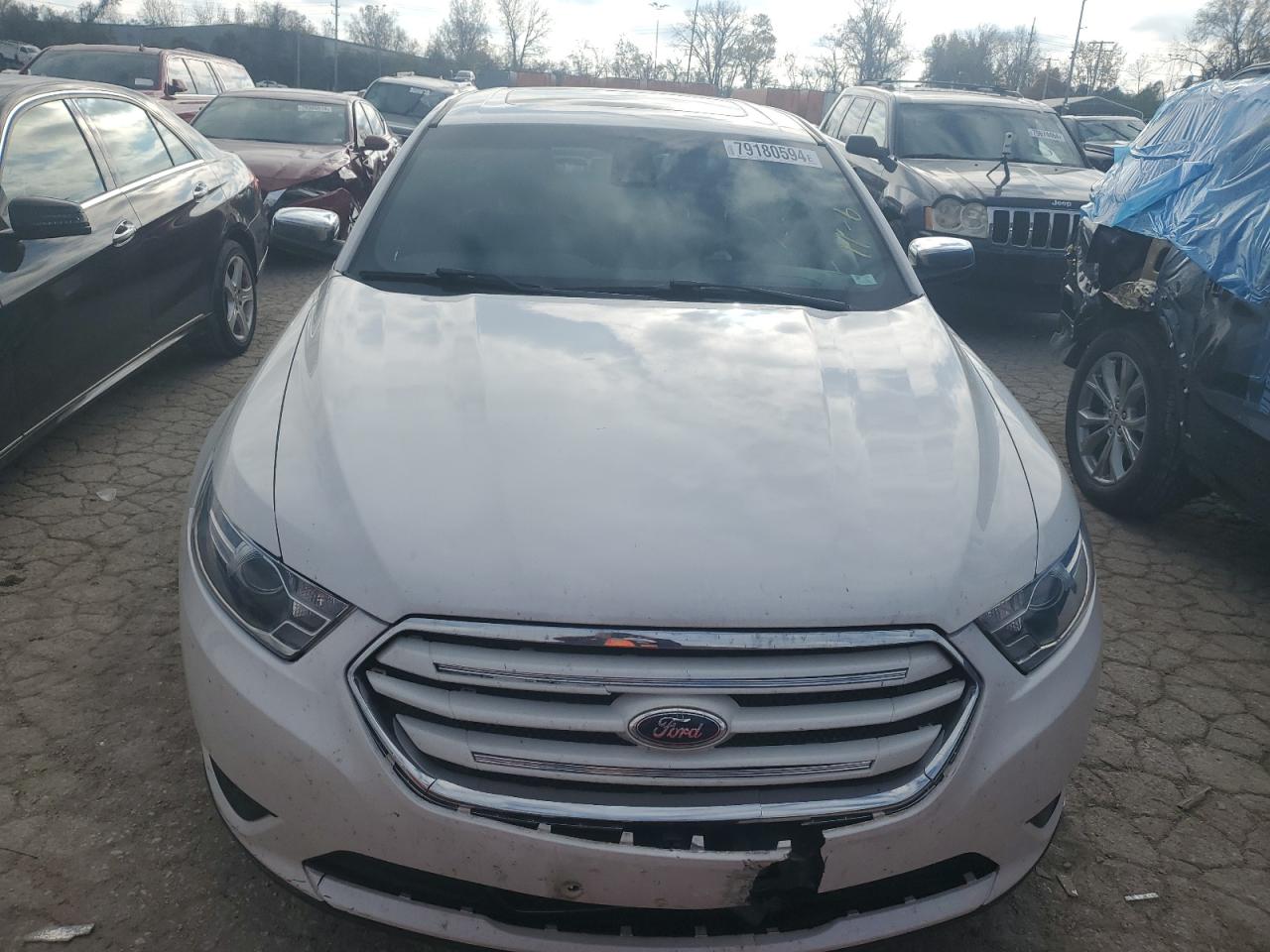 2015 Ford Taurus - Image 5