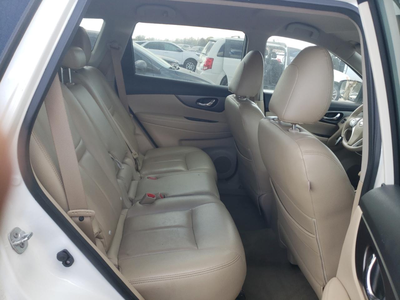 2015 Nissan Rogue - Image 11