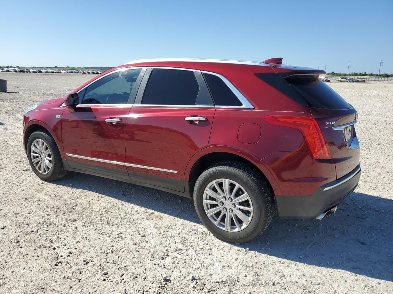 2017 Cadillac XT5 - Image 2