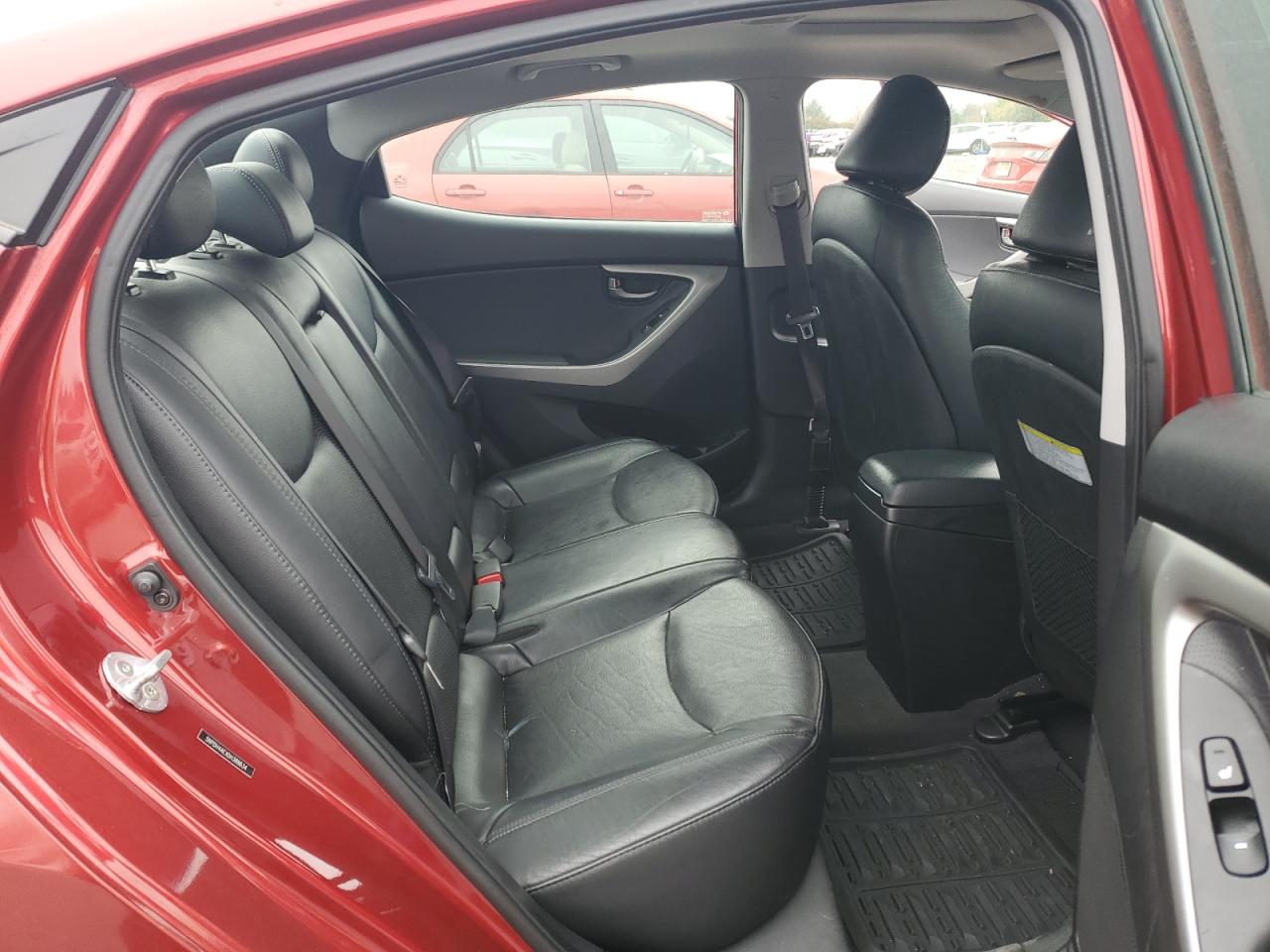 2013 Hyundai Elantra - Image 10