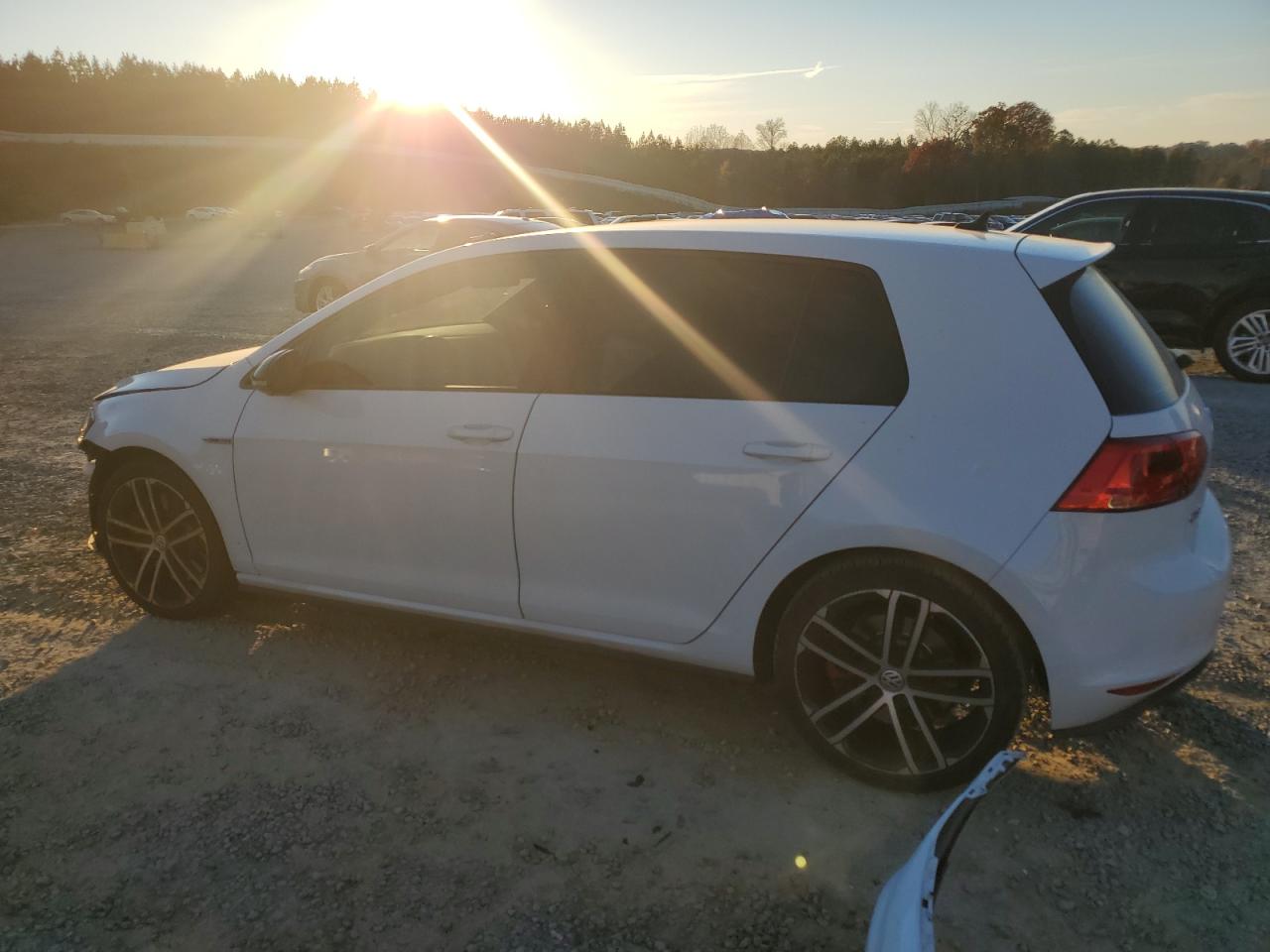 2017 Volkswagen GTI - Image 2