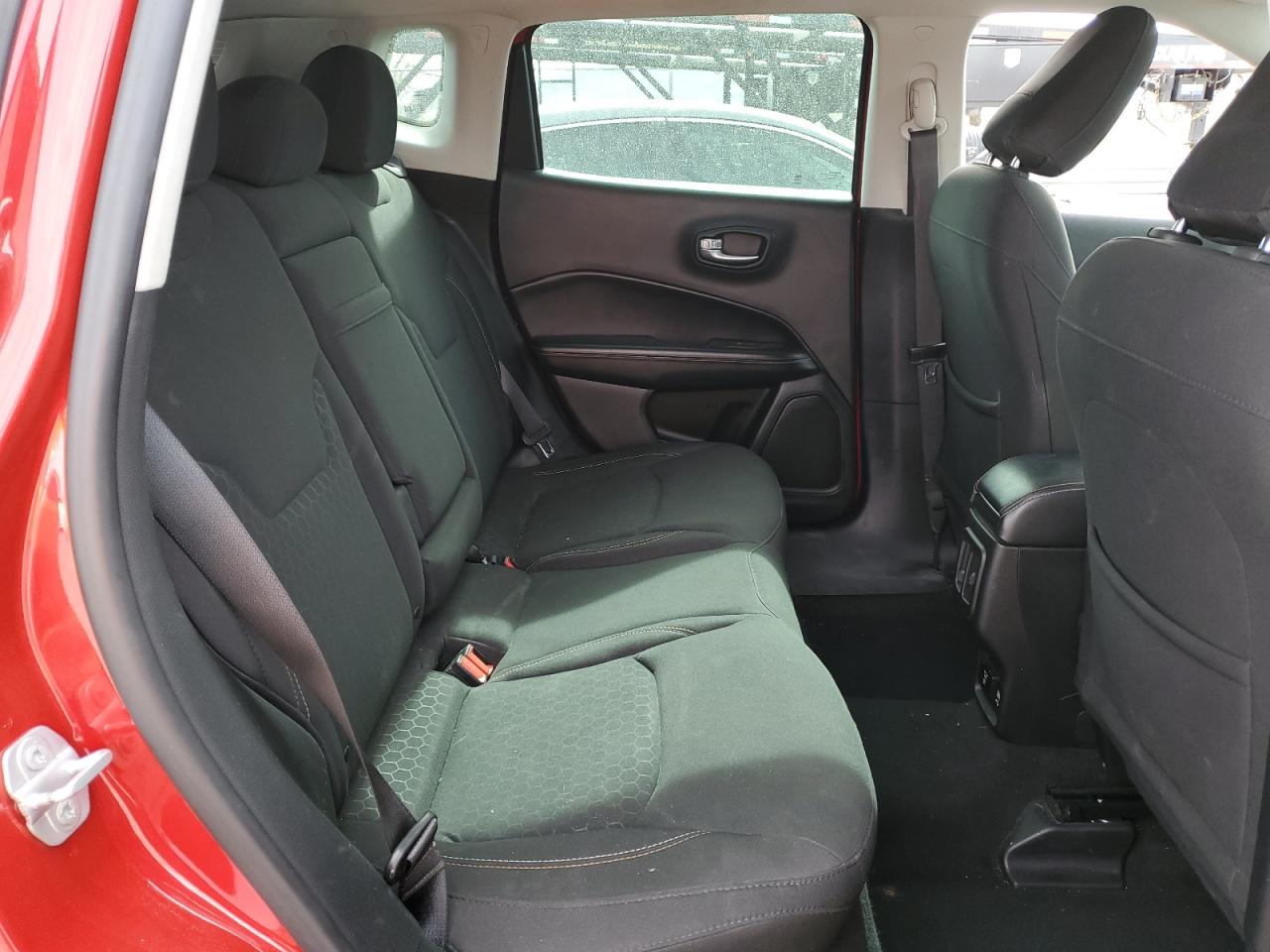 2018 Jeep Compass - Image 11