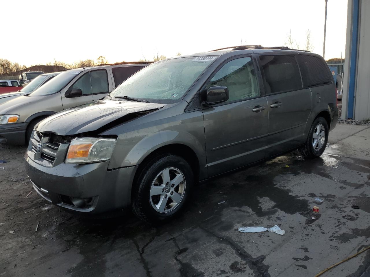 2010 Dodge Caravan - Image 1