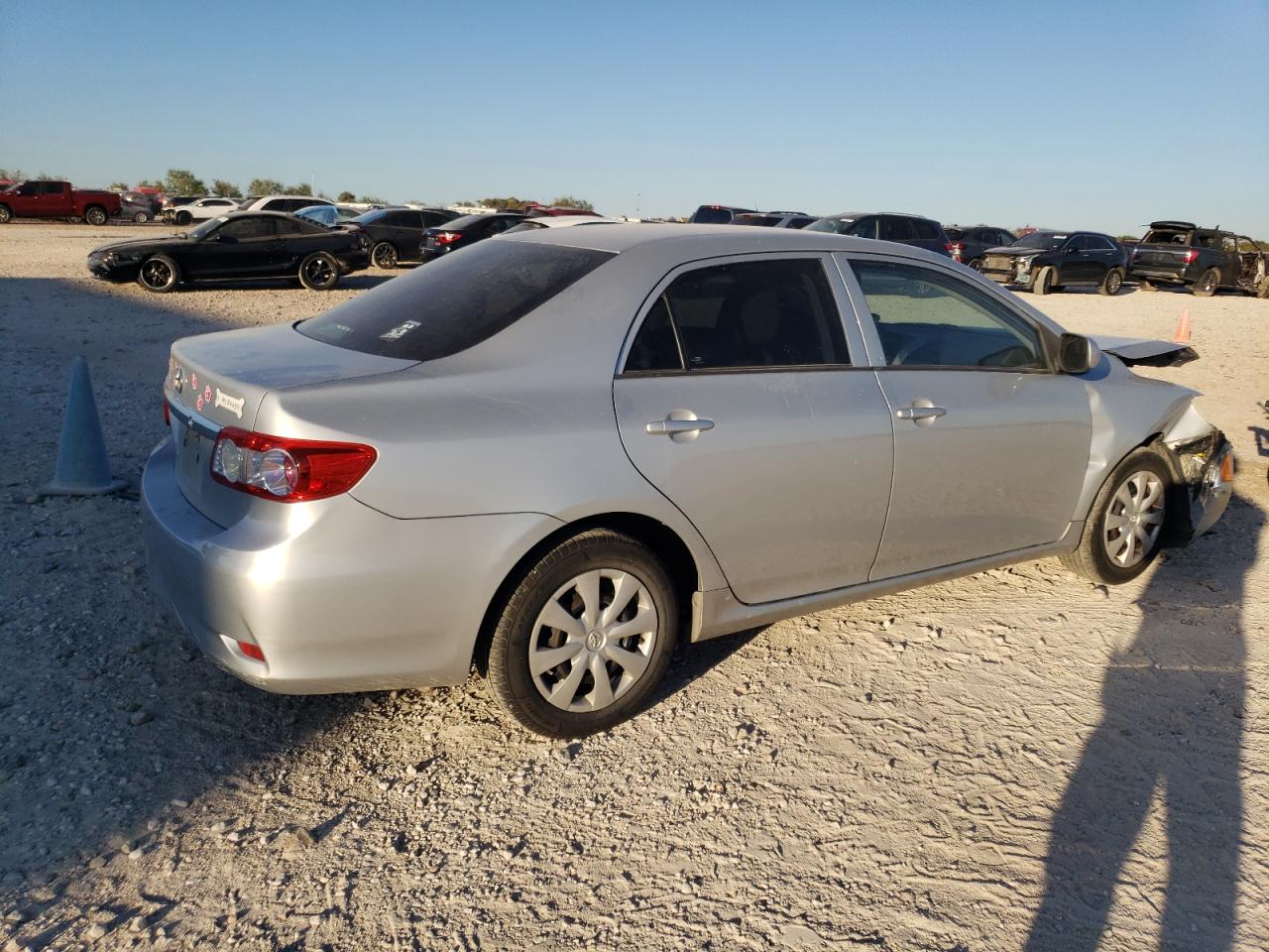 VIN 5YFBU4EE4DP123837 2013 TOYOTA COROLLA no.3