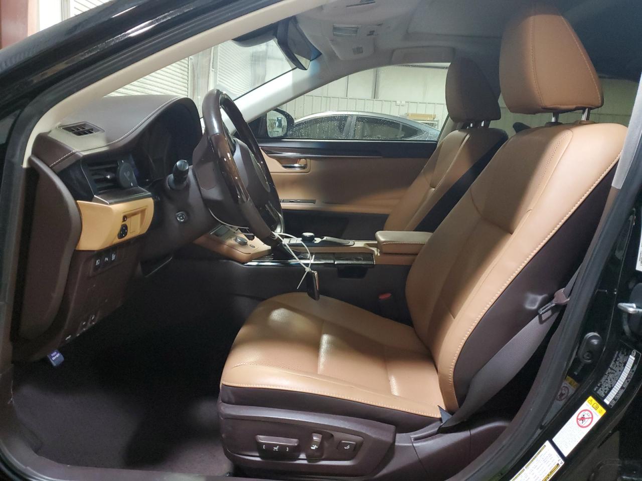 2017 Lexus ES - Image 7