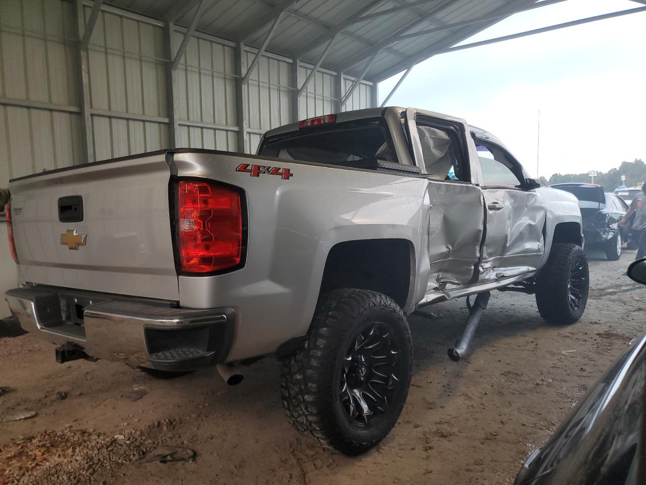 2018 Chevrolet Silverado - Image 3