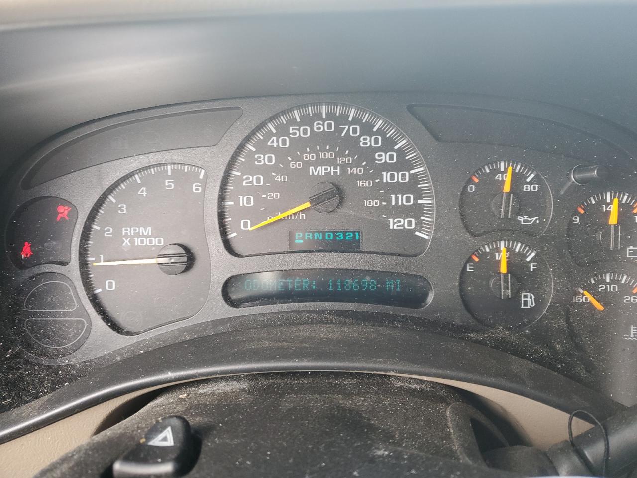 2005 GMC Yukon - Image 9