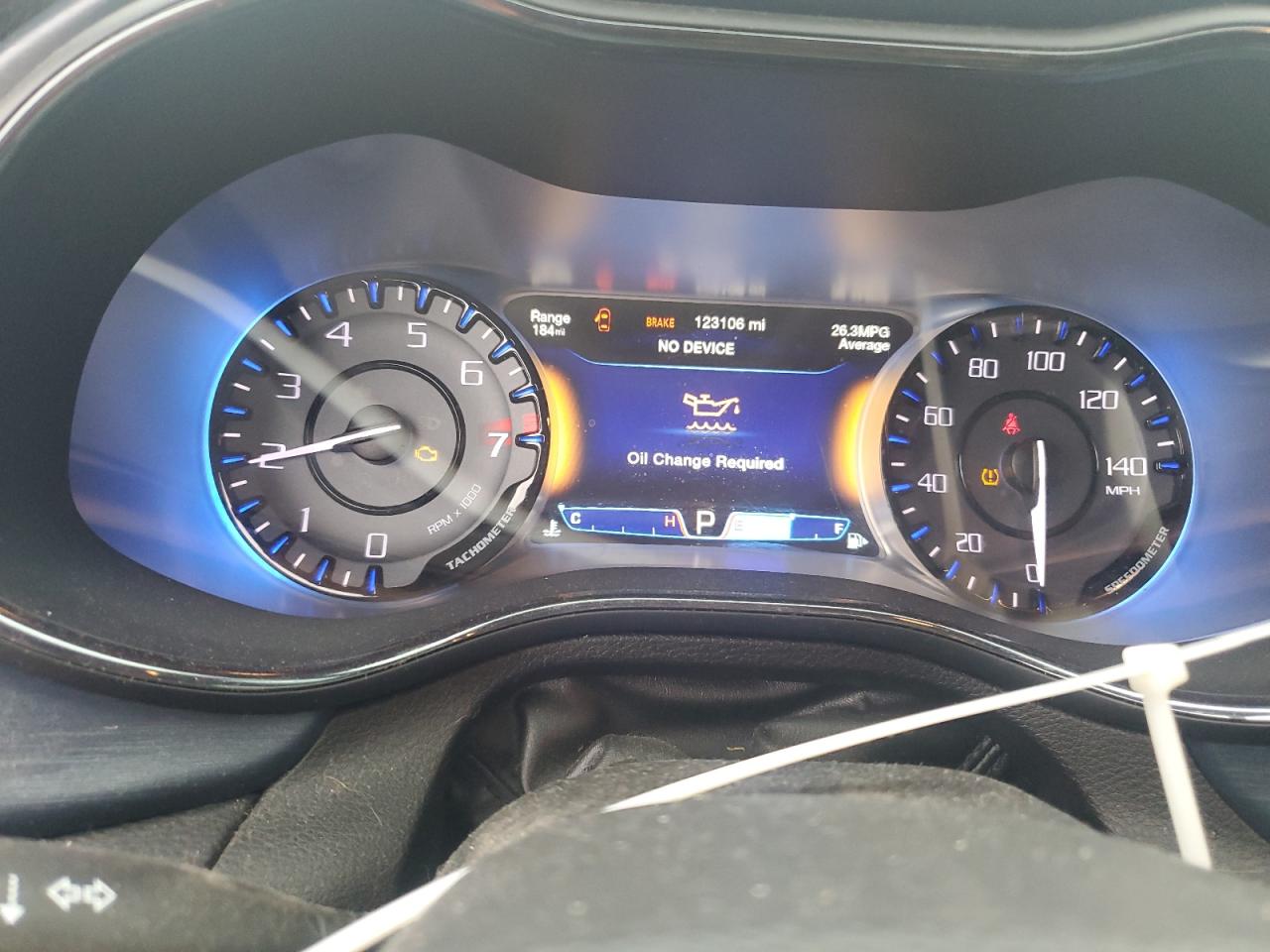 2015 Chrysler 200 - Image 9