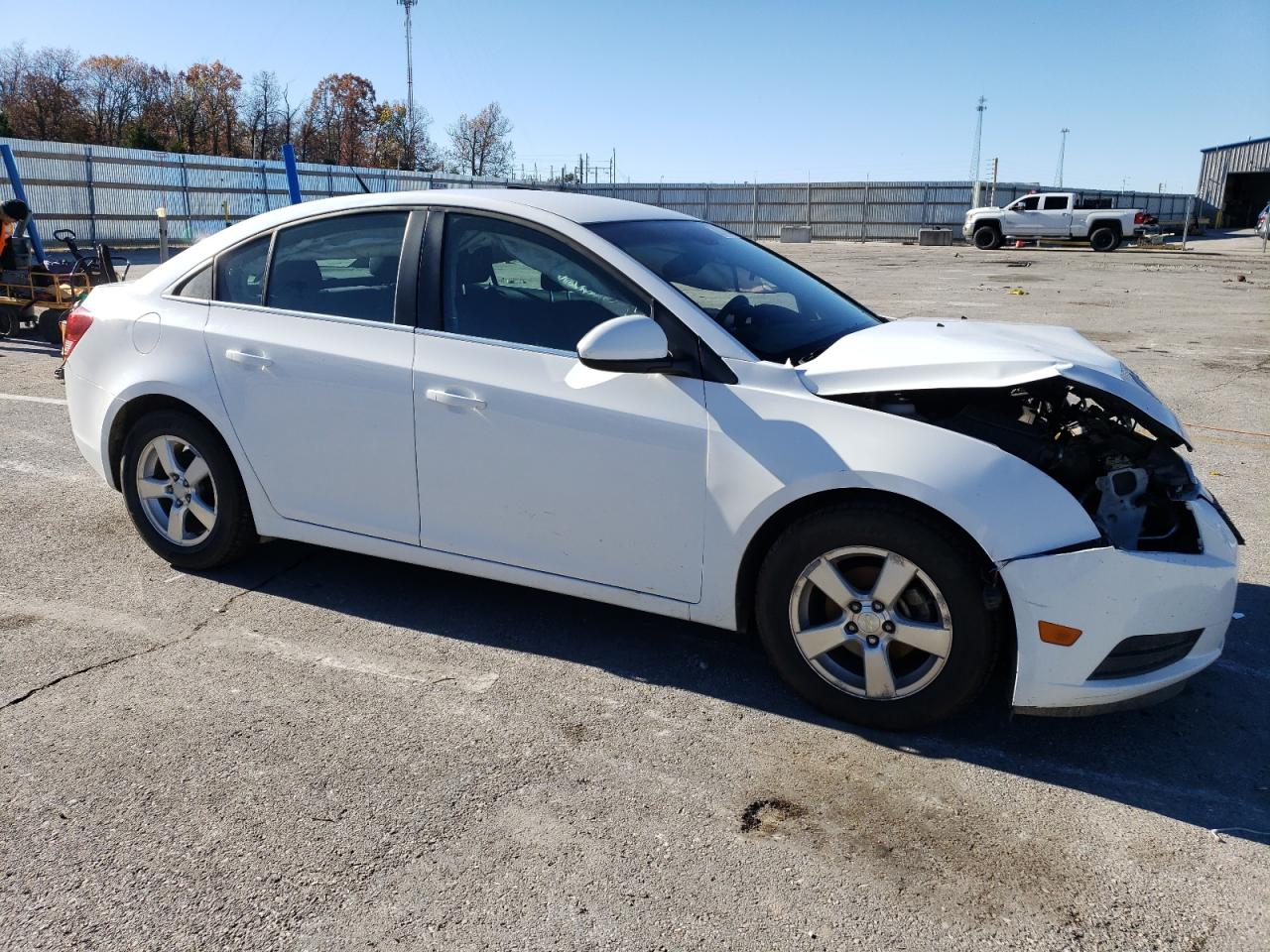 VIN 1G1PC5SB0E7323814 2014 CHEVROLET CRUZE no.4