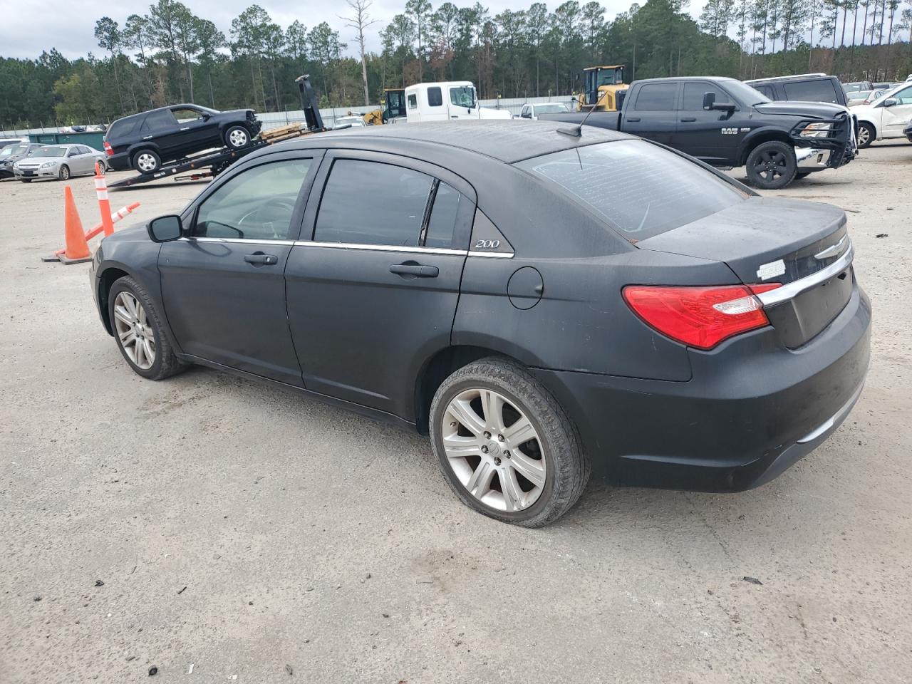 2013 Chrysler 200 - Image 2