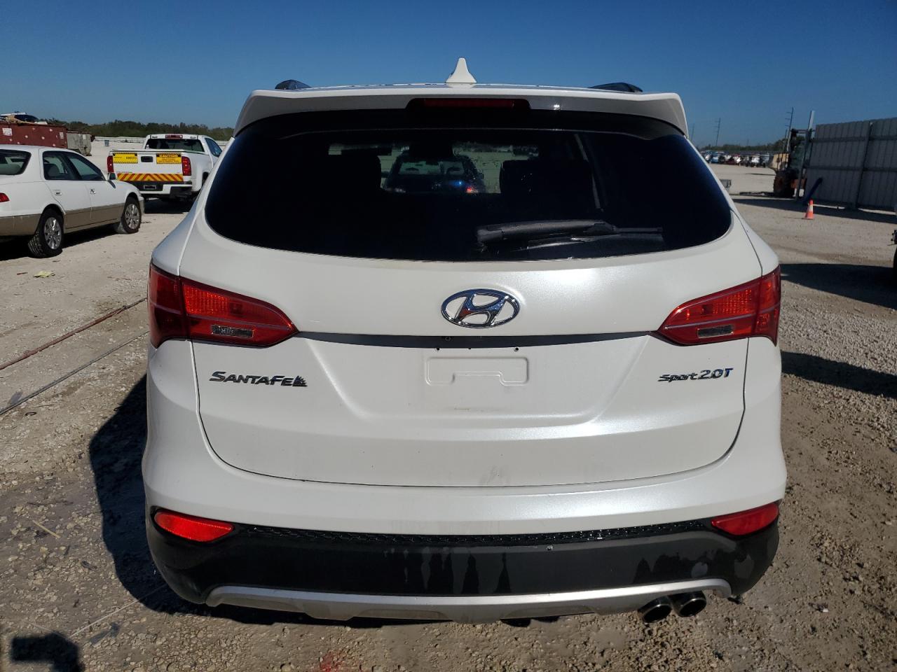 2014 Hyundai Santa Fe - Image 6