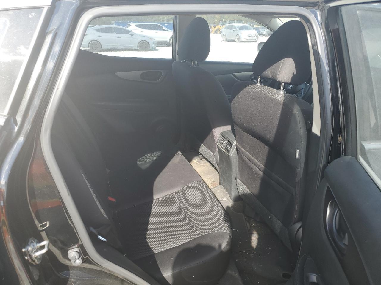 2019 Nissan Rogue - Image 10