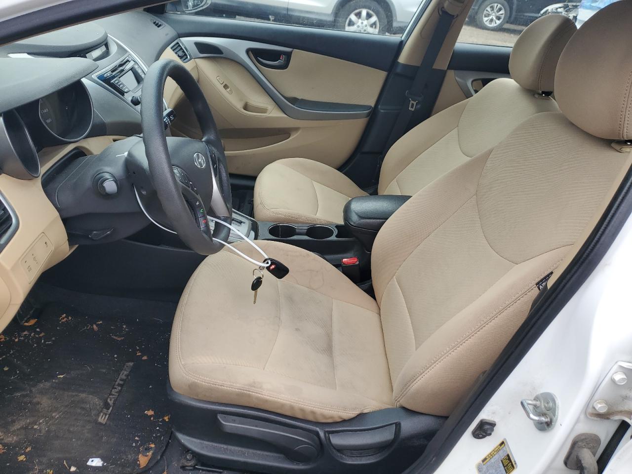 2013 Hyundai Elantra - Image 7