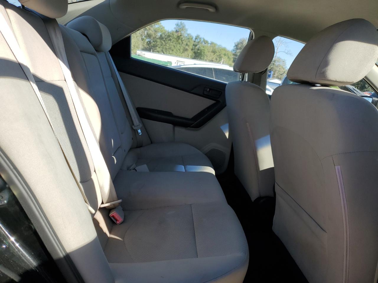 2010 Kia Forte - Image 10