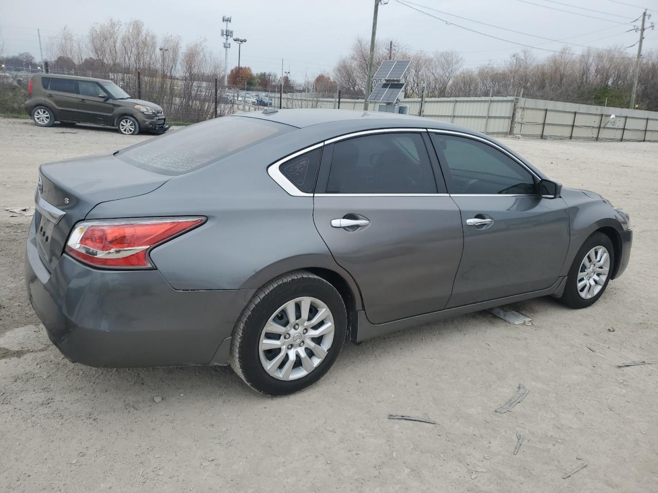 2015 Nissan Altima - Image 3