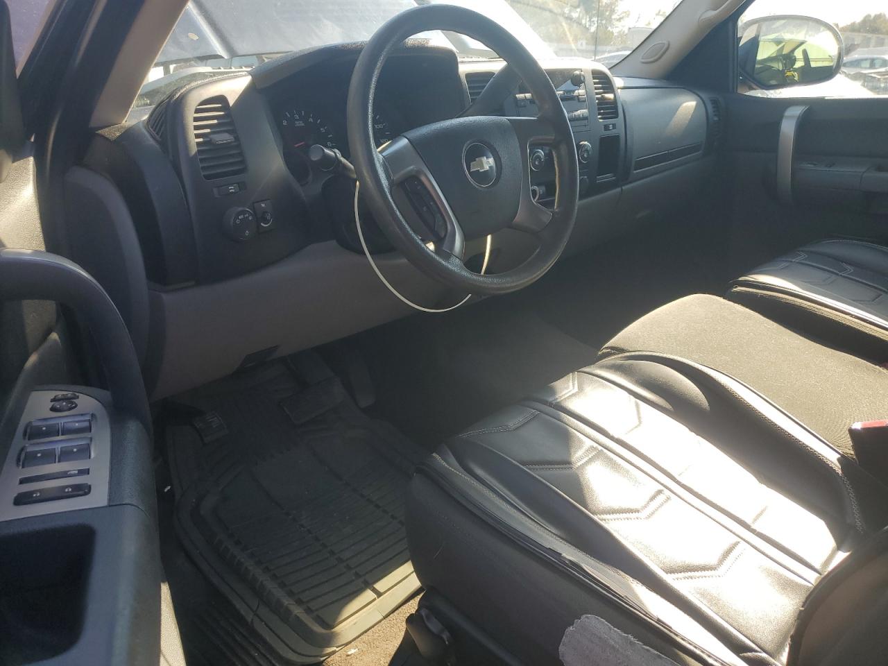 2008 Chevrolet Silverado - Image 8