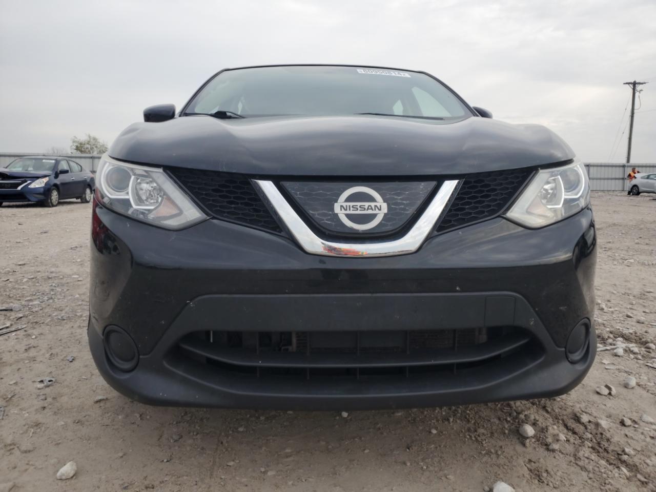 2018 Nissan Rogue - Image 5