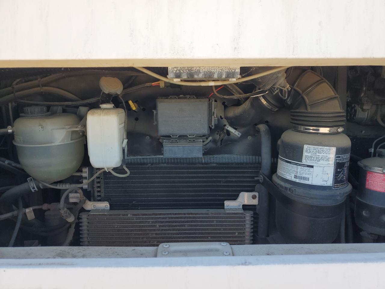 2000 Ford F550 Super Duty Stripped Chassis VIN: 3FCNF53S1YJA08312 Lot: 81840874