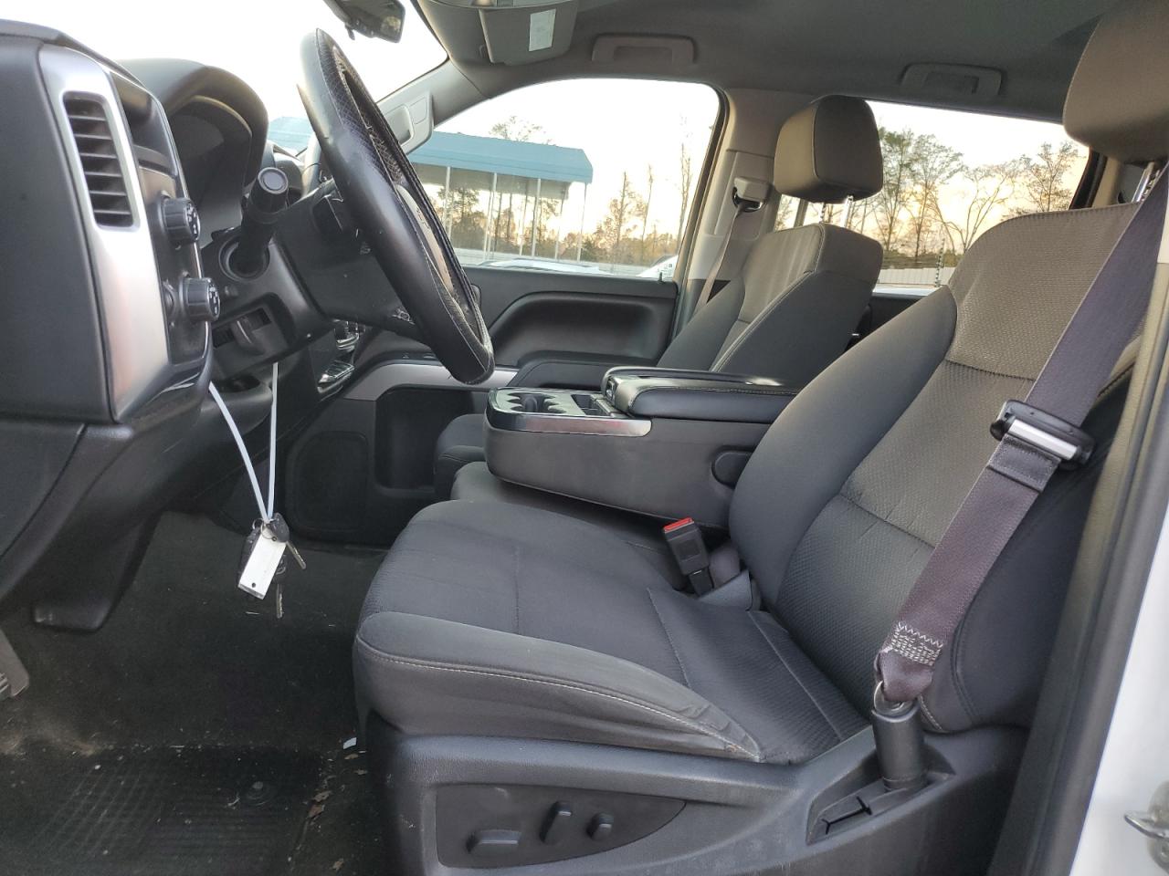 2016 Chevrolet Silverado - Image 7