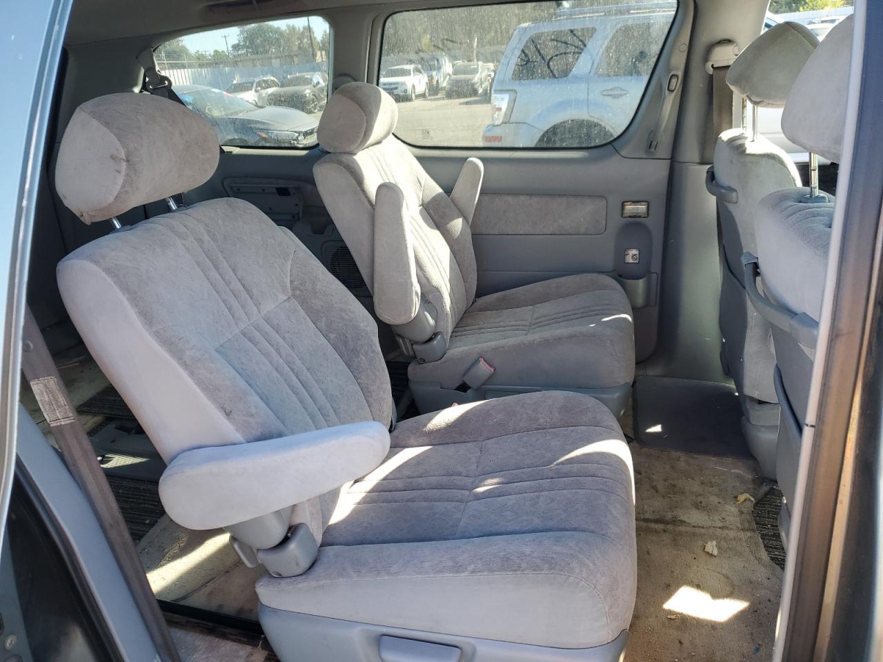 2000 Toyota Sienna Le VIN: 4T3ZF13C8YU178599 Lot: 62676585