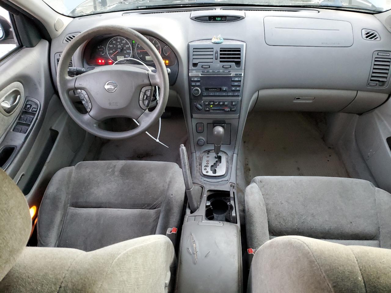 2002 Nissan Maxima - Image 8